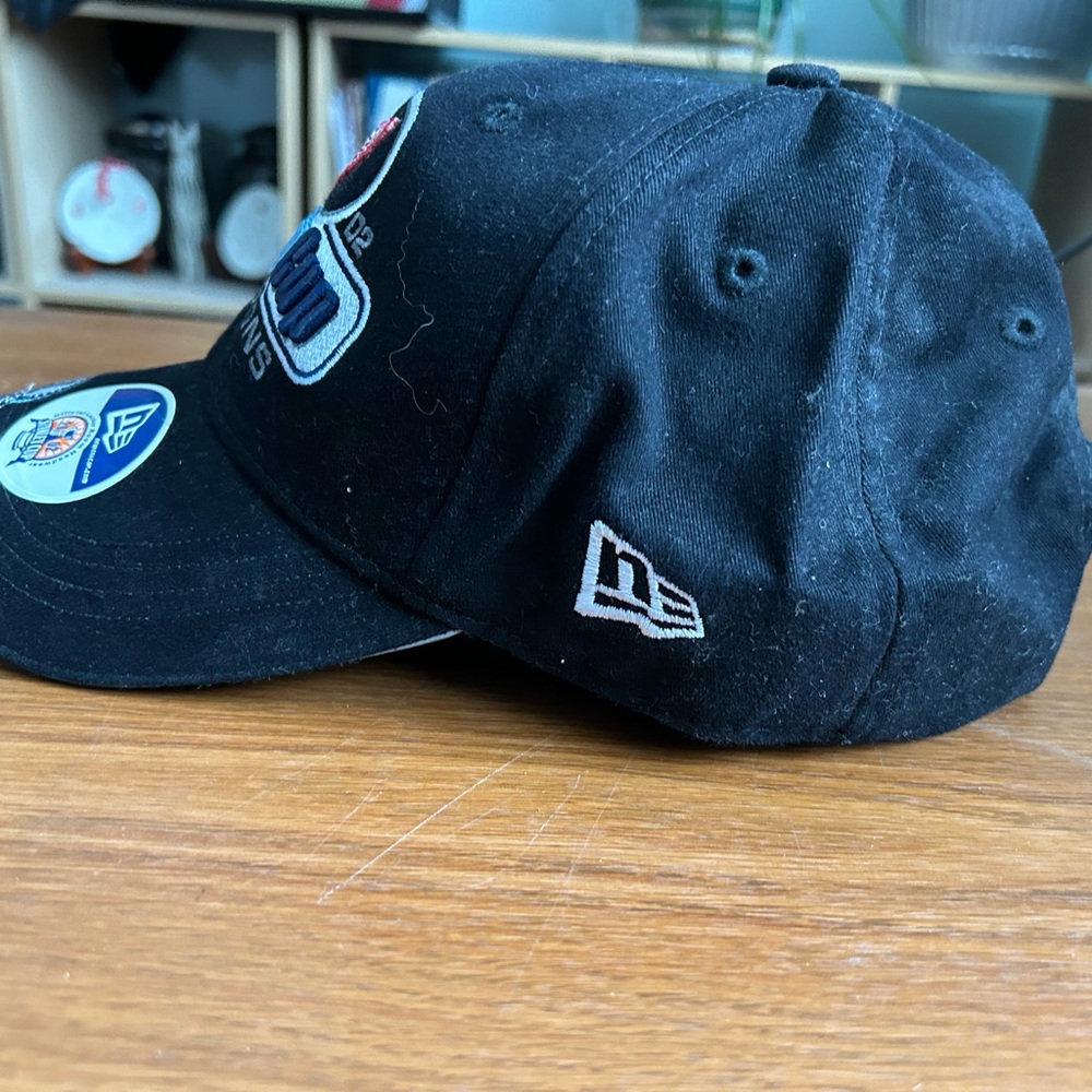 Red Wings Stanley Cup Hat - Picture 2 of 6